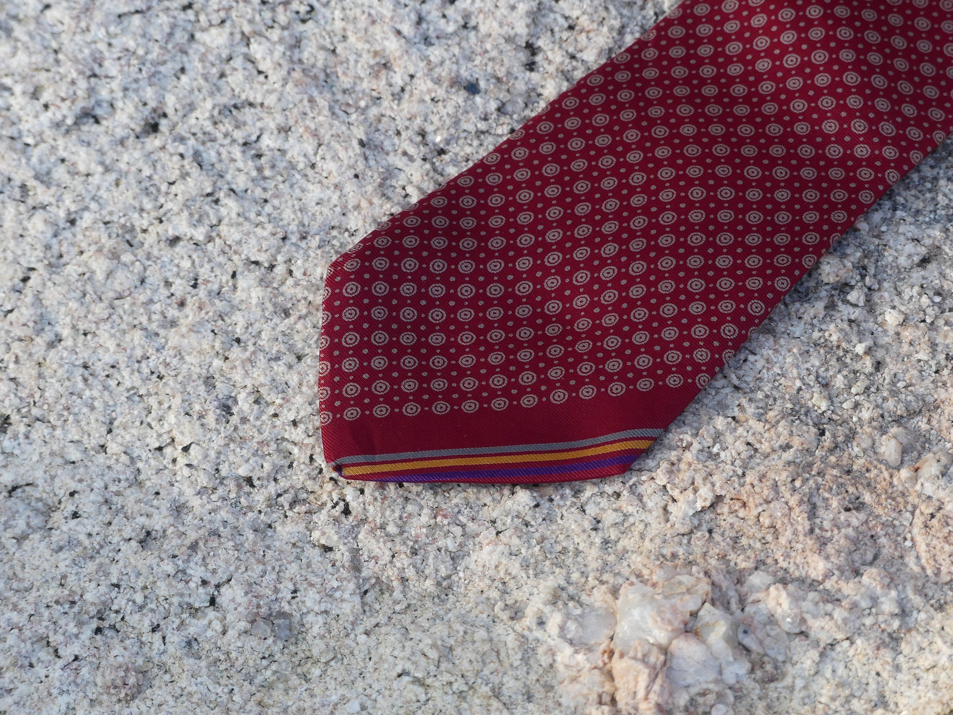 YVES SAINT LAURENT VINTAGE TIE RED - La Vague Vintage Shop 