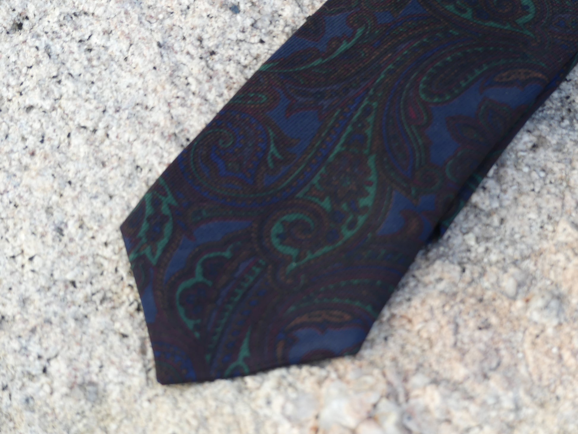 BURBERRY VINTAGE TIE - La Vague Vintage Shop 