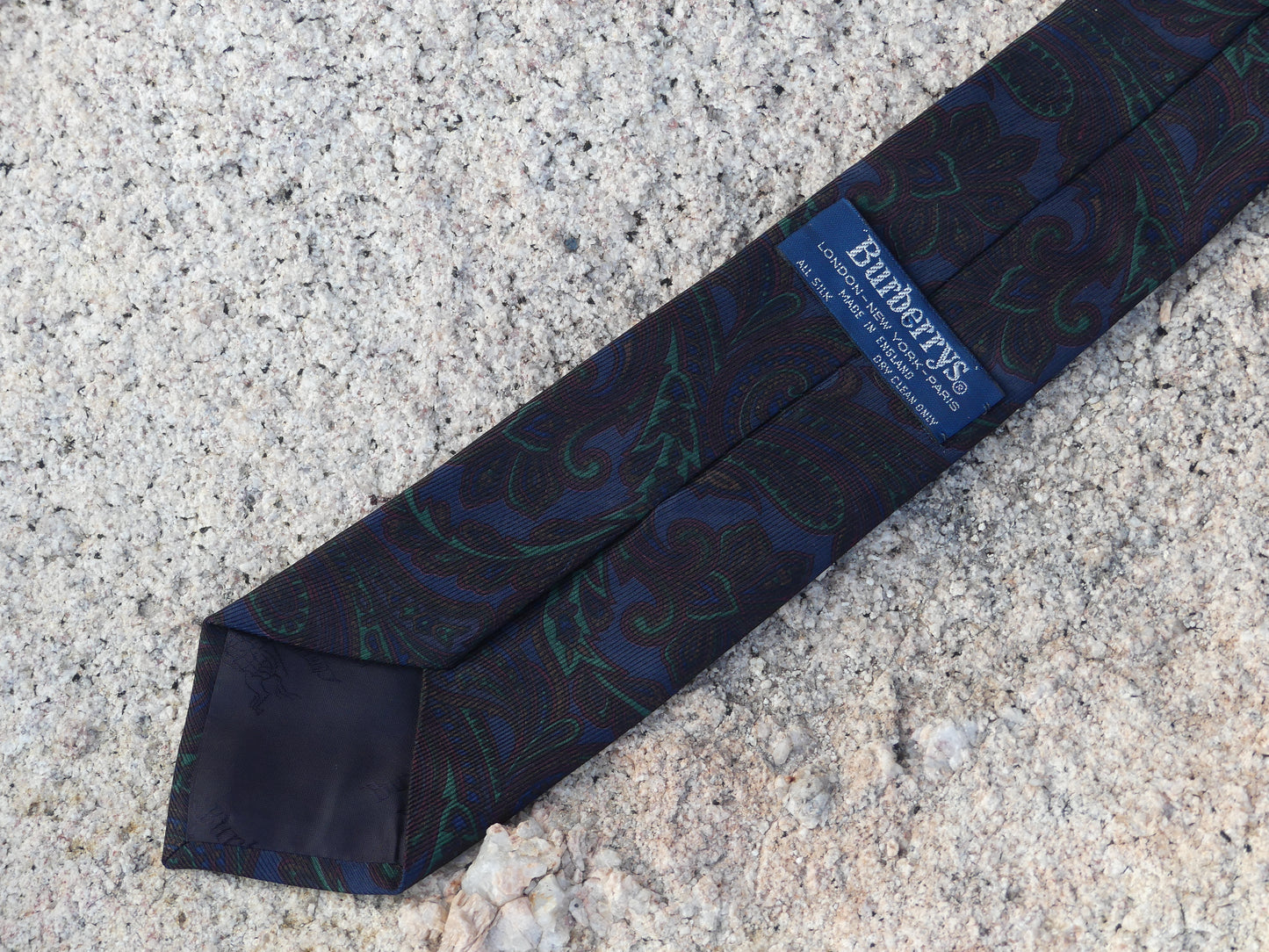 BURBERRY VINTAGE TIE - La Vague Vintage Shop 