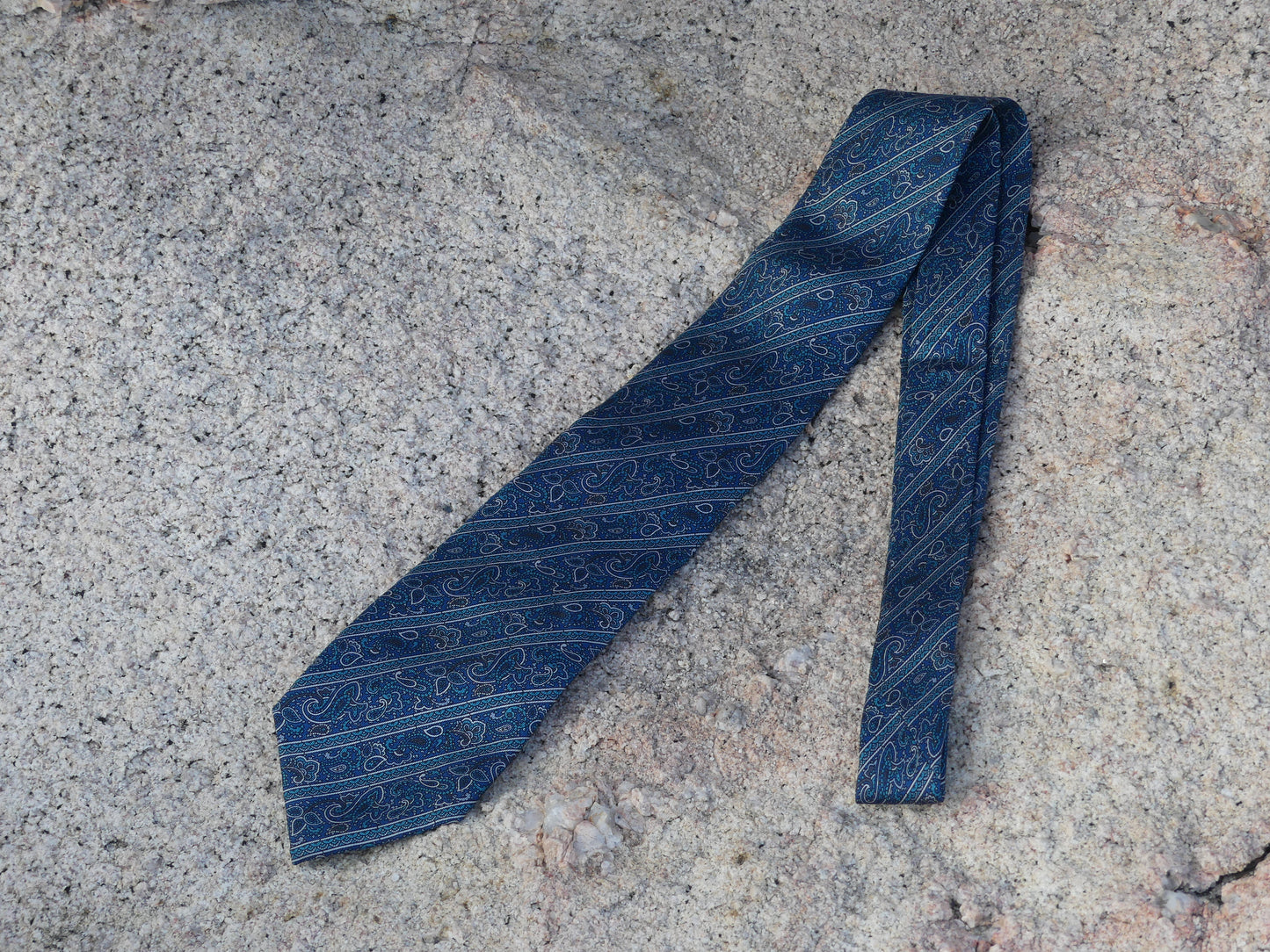 ROCHAS VINTAGE TIE - La Vague Vintage Shop 