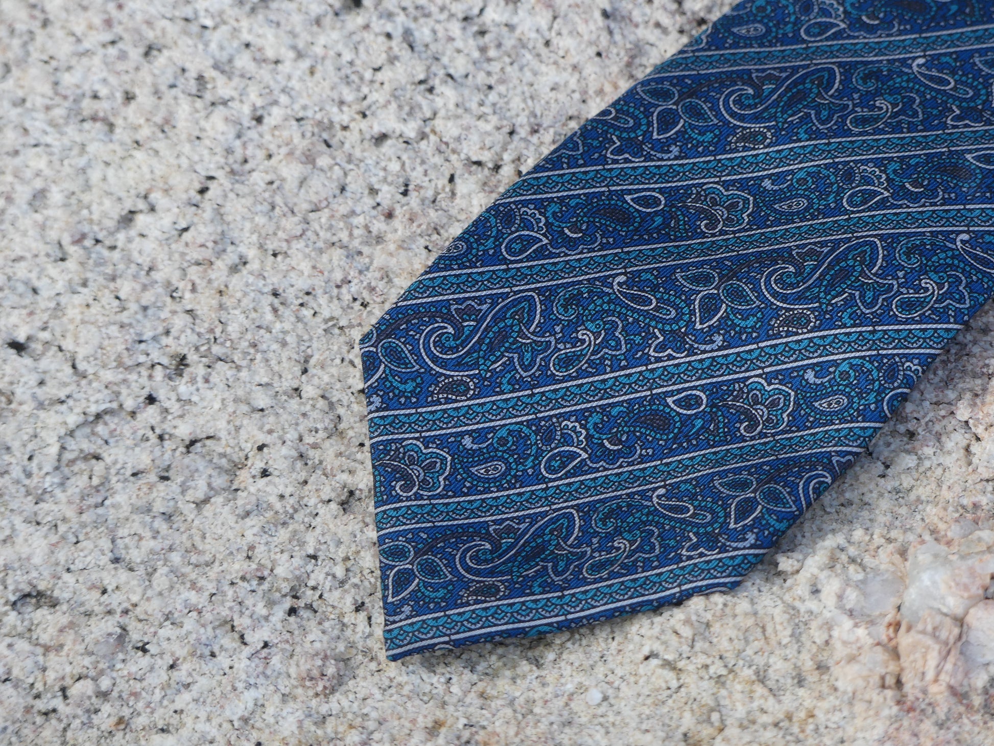 ROCHAS VINTAGE TIE - La Vague Vintage Shop 