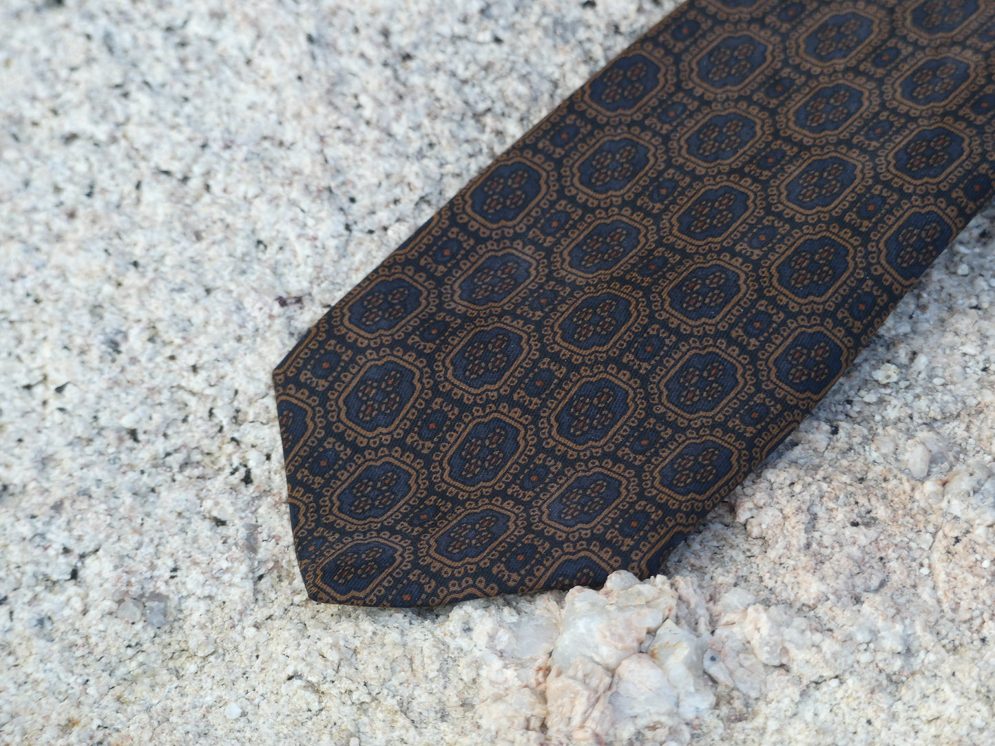 YVES SAINT LAURENT VINTAGE TIE BROWN - La Vague Vintage Shop 